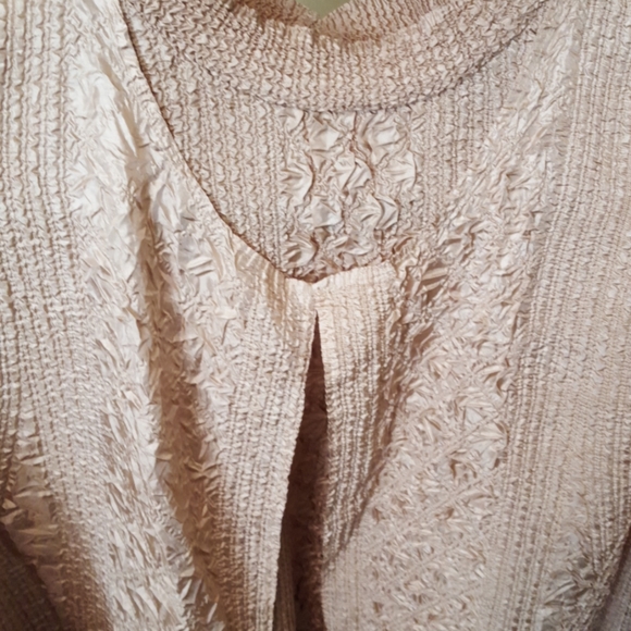 Woman's 2pc set - Picture 2 of 5